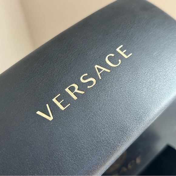 Versace large hard black case - Picture 2 of 6